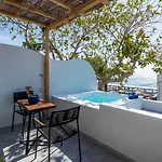 Thousand Stars Suites&rooms Aparthotel 4*