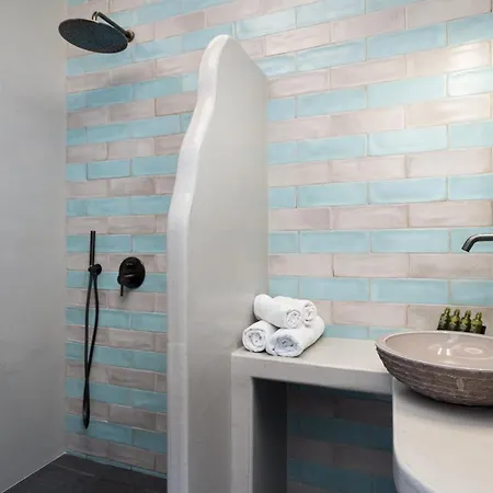Thousand Stars Suites&rooms 4* Kamari (Santorini)