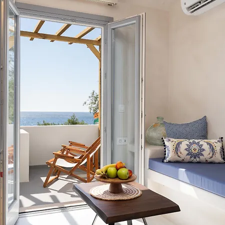 Thousand Stars Suites&rooms 4* Kamari (Santorini)