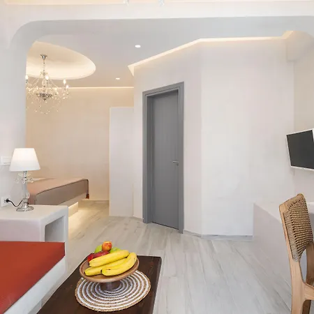Thousand Stars Suites&rooms Aparthotel Kamari (Santorini)