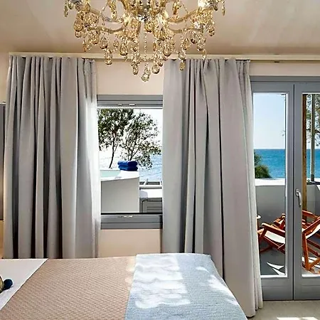 アパートホテル Thousand Stars Suites&rooms 4*