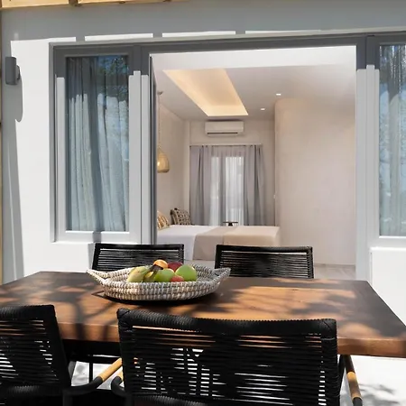 Thousand Stars Suites&rooms Appart hôtel Kamári