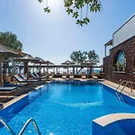 Apartahotel Thousand Stars Suites&rooms 4*